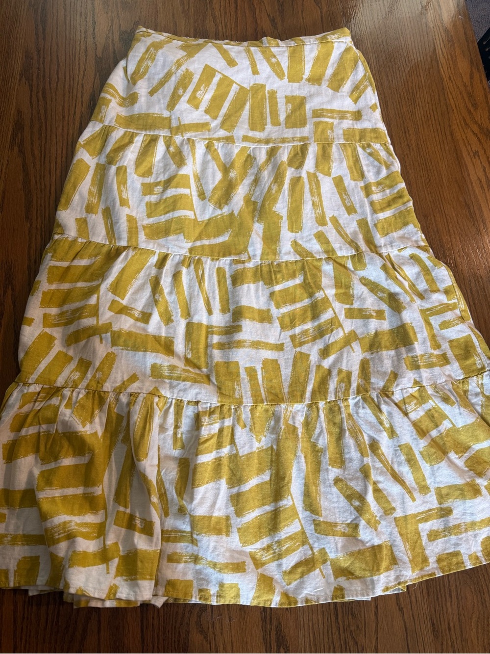House of Harlow 1960 White and Mustard Tiered A-Line Skirt